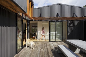 13.08.15 offSET Shed House published on 